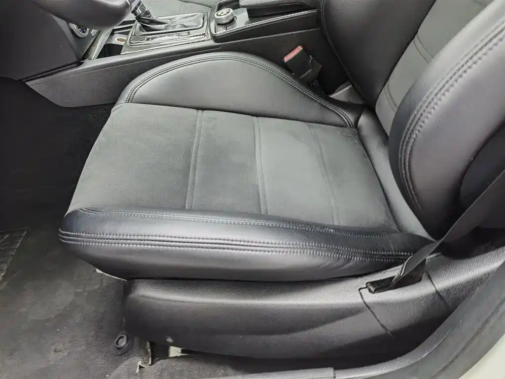 Mercedes-Benz C-Class AMG 2009 AMG C 63 Dynamic фото 20