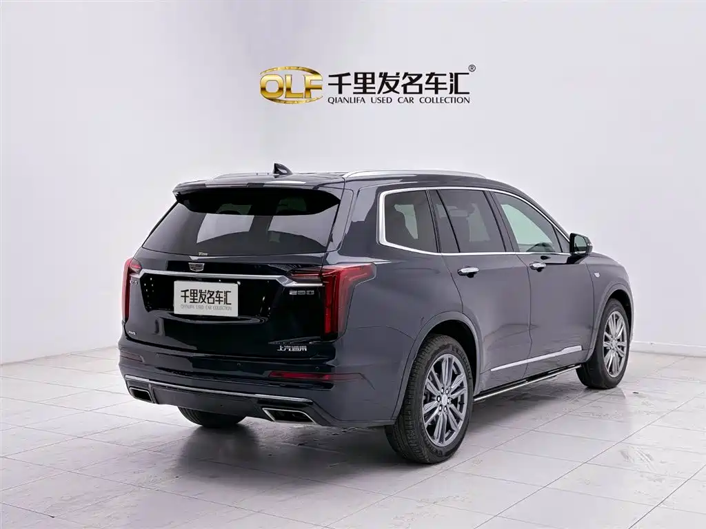 CADILLAC XT6
