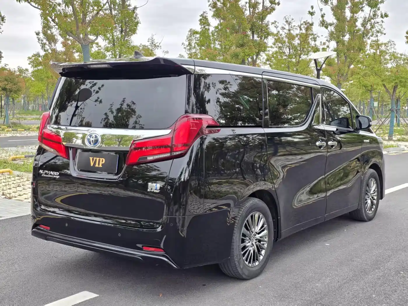 Toyota Alphard 2021 Hybrid 2.5L Premium фото 22