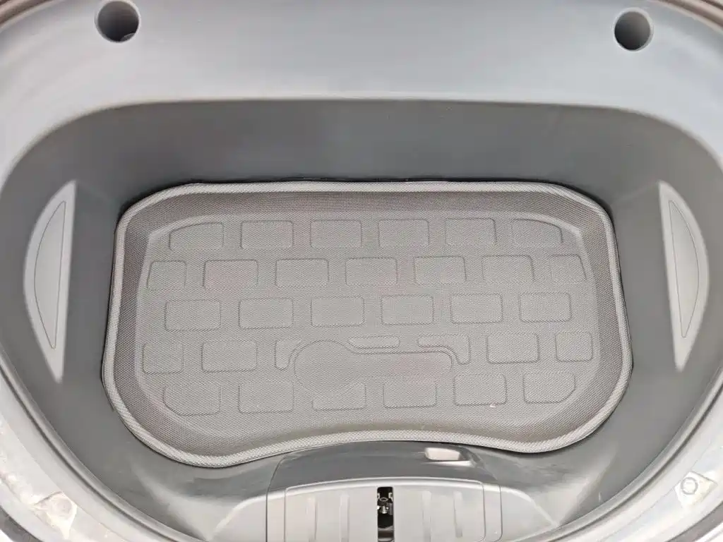 Фото 11 - Tesla Model 3