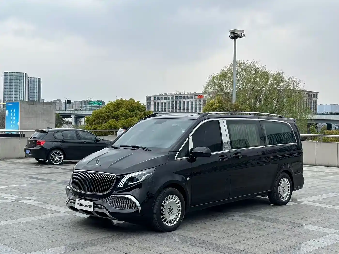 Mercedes-Benz Vito 2023 2.0T Business 7-Seater