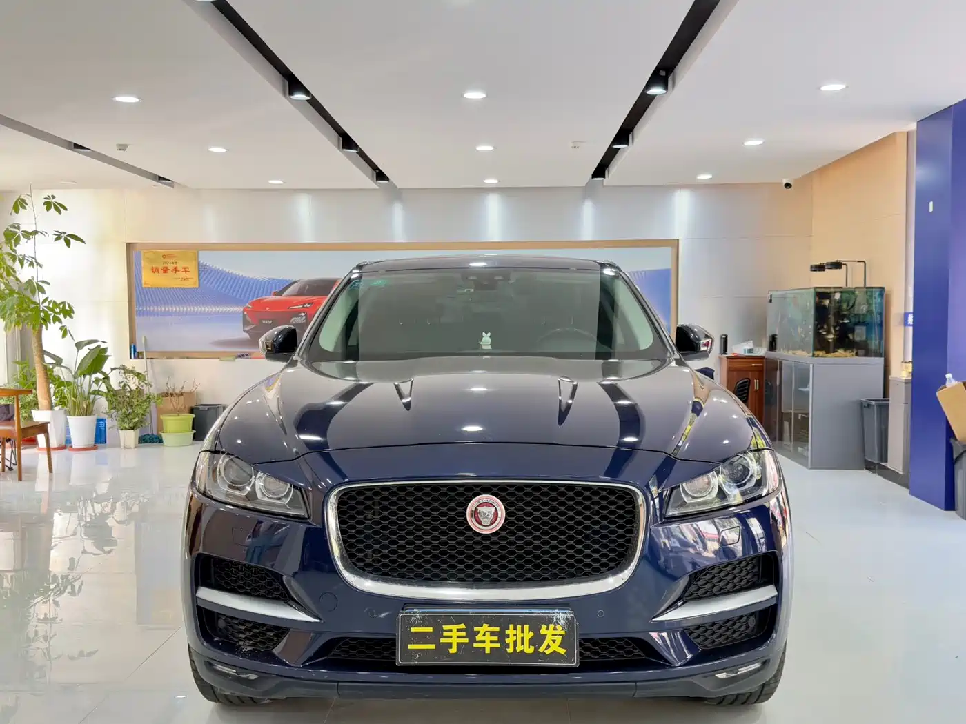 Фото 2 - Jaguar F-PACE