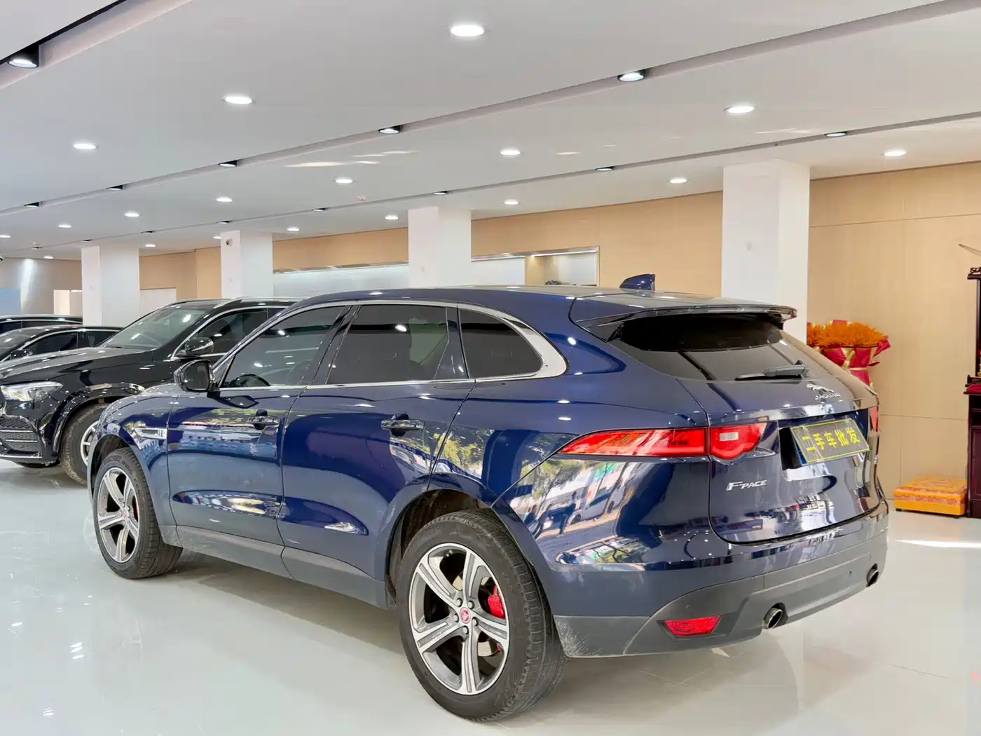 Фото 9 - Jaguar F-PACE