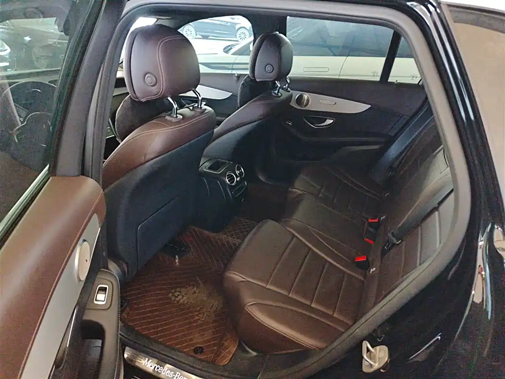 MERCEDES-BENZ GLC