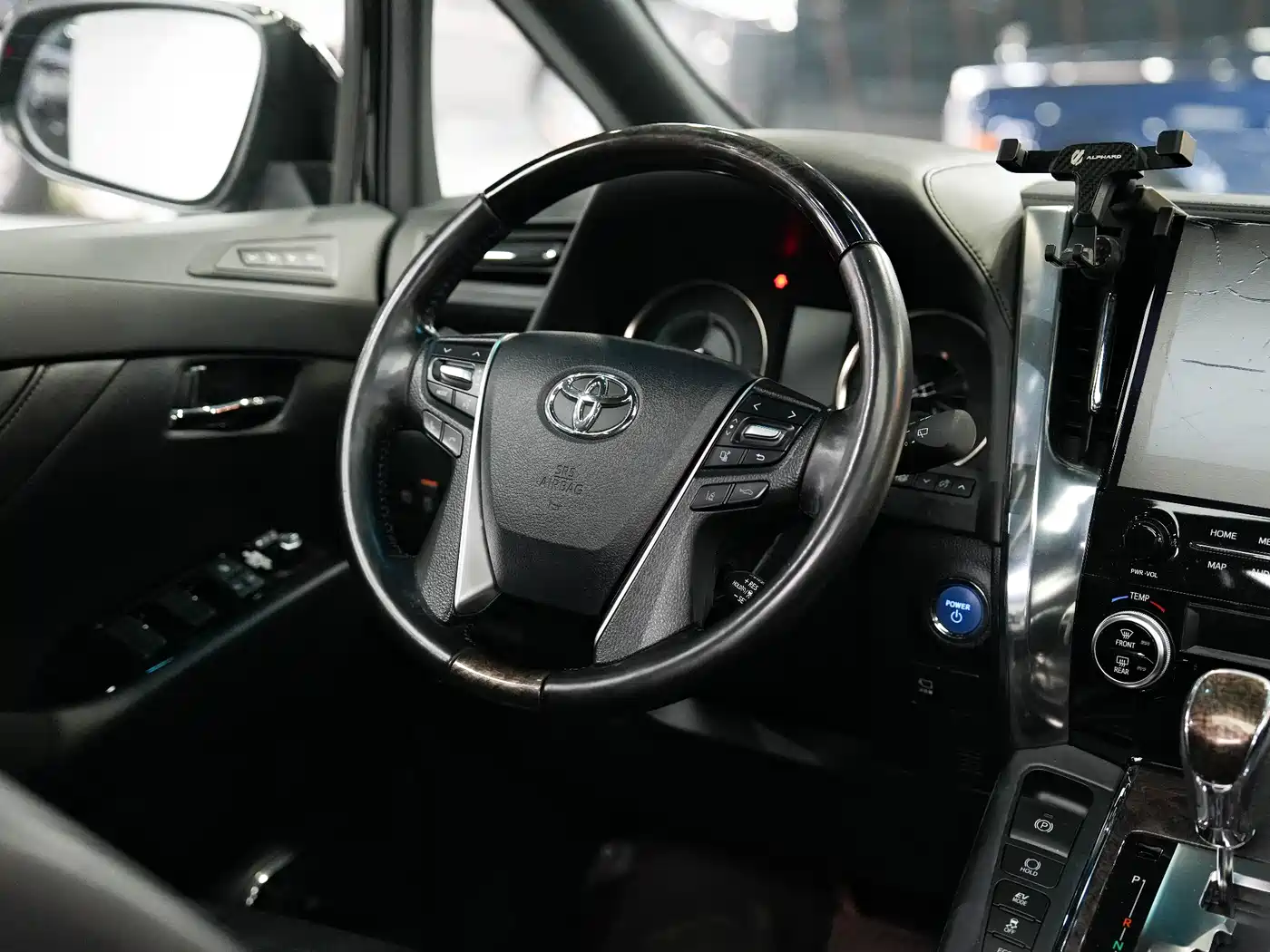 Toyota Alphard 2021 Hybrid 2.5L Ultimate фото 36