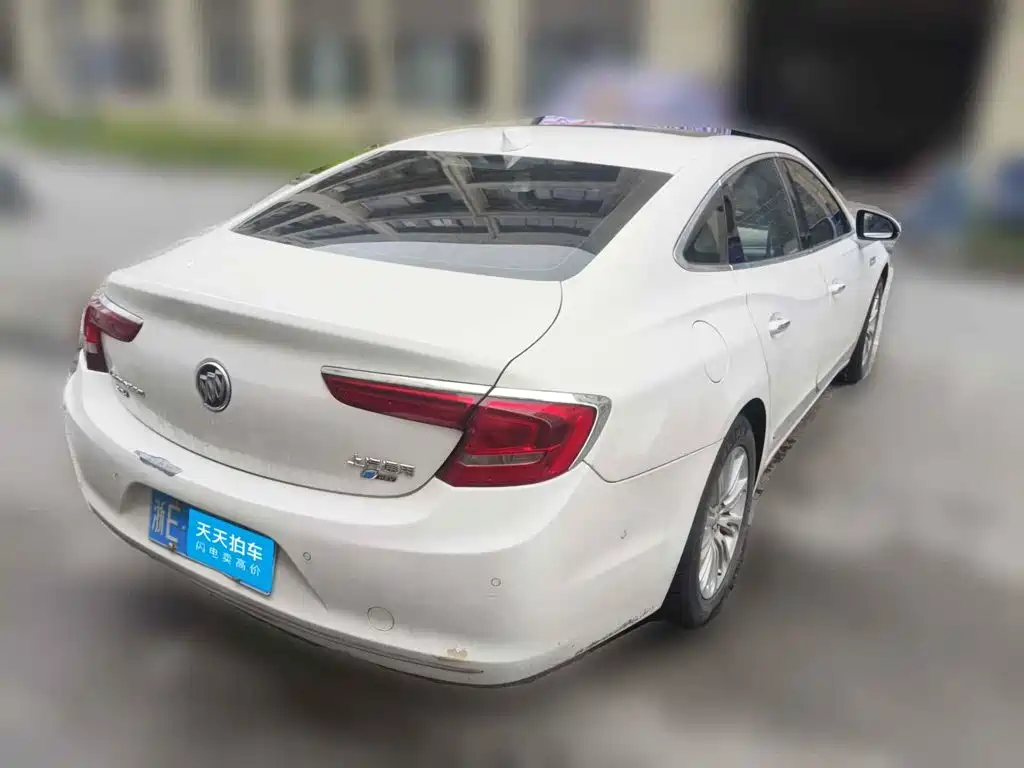 Фото 2 - Buick LaCrosse