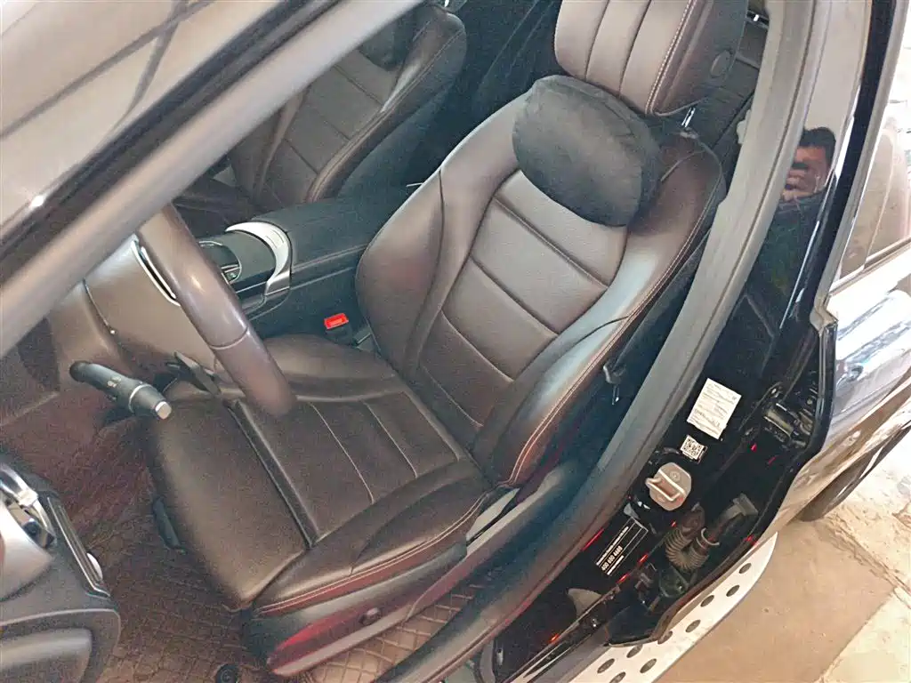 MERCEDES-BENZ GLC