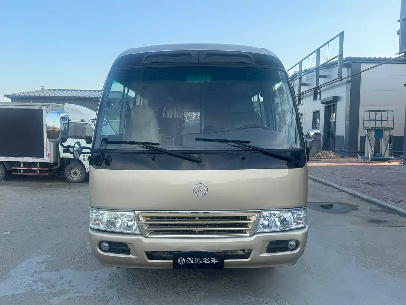 Golden Dragon Coaster 2015 2010 3.9T Diesel Premium Edition D4DD