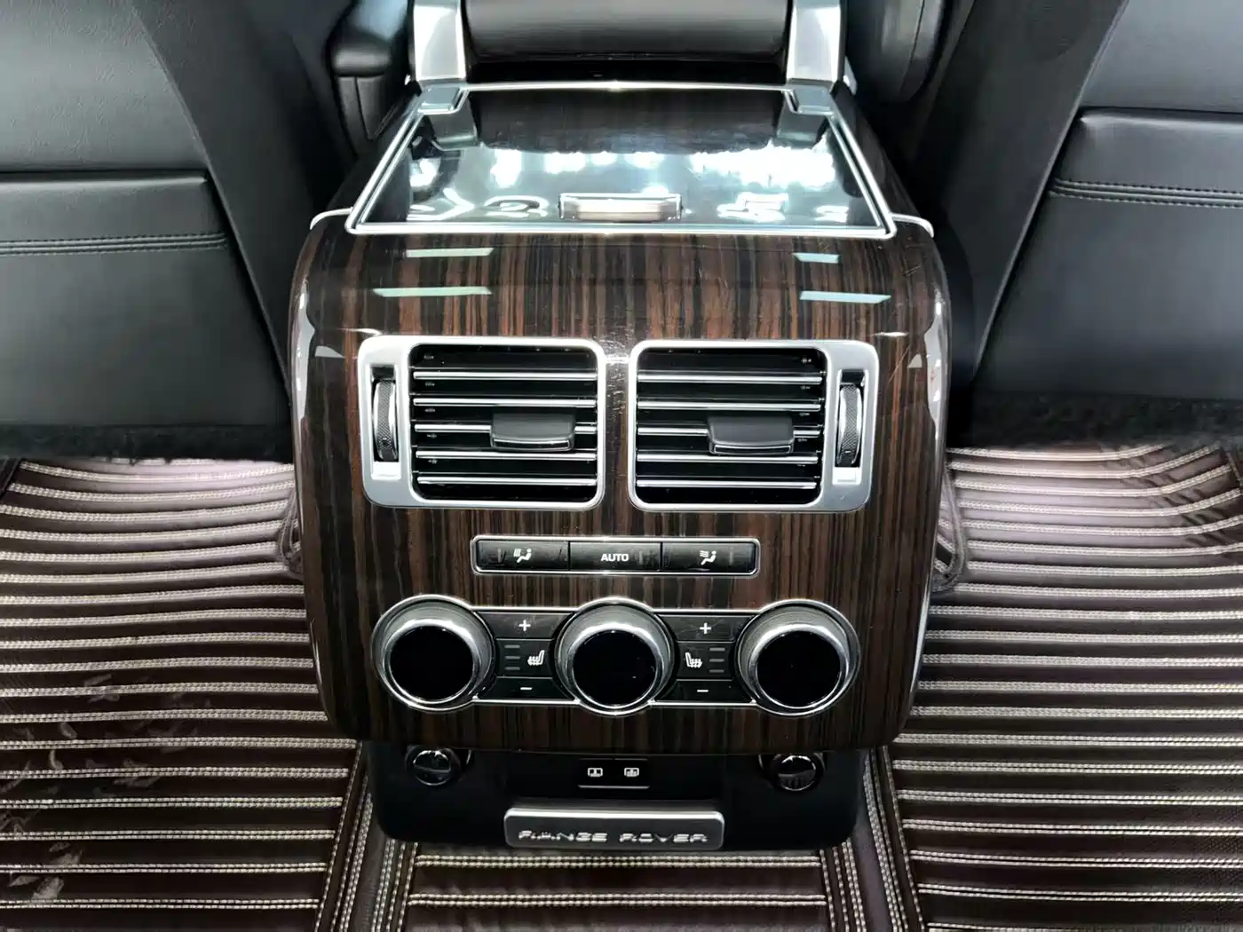 Land Rover Range Rover 2014 3.0 SC V6 Vogue SE Genesis Extended Edition фото 15