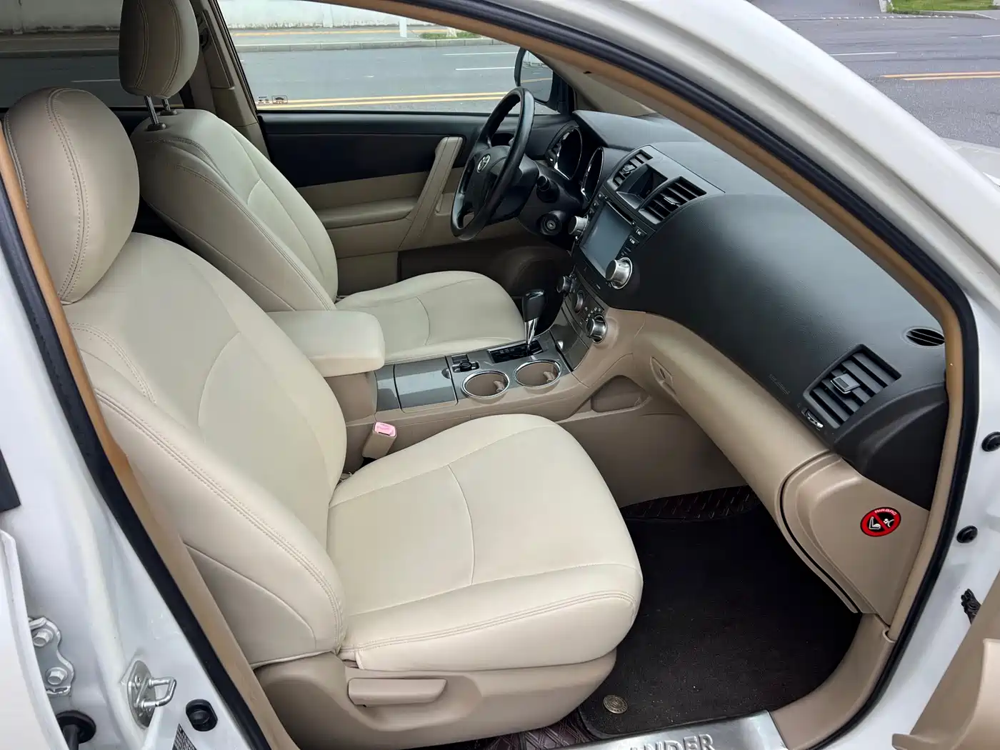 Toyota Highlander 2013 2.7L 2WD 5-seater Purple Gold Edition фото 12