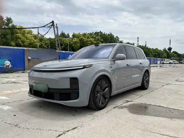 Li Auto Li Xiang L9 2025