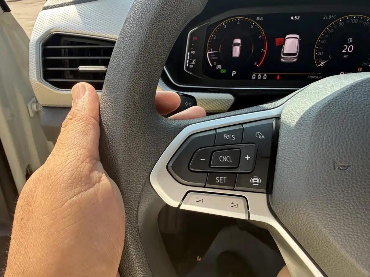 Volkswagen Tacqua 2022 2021 1.5L Automatic Smart Connect Edition