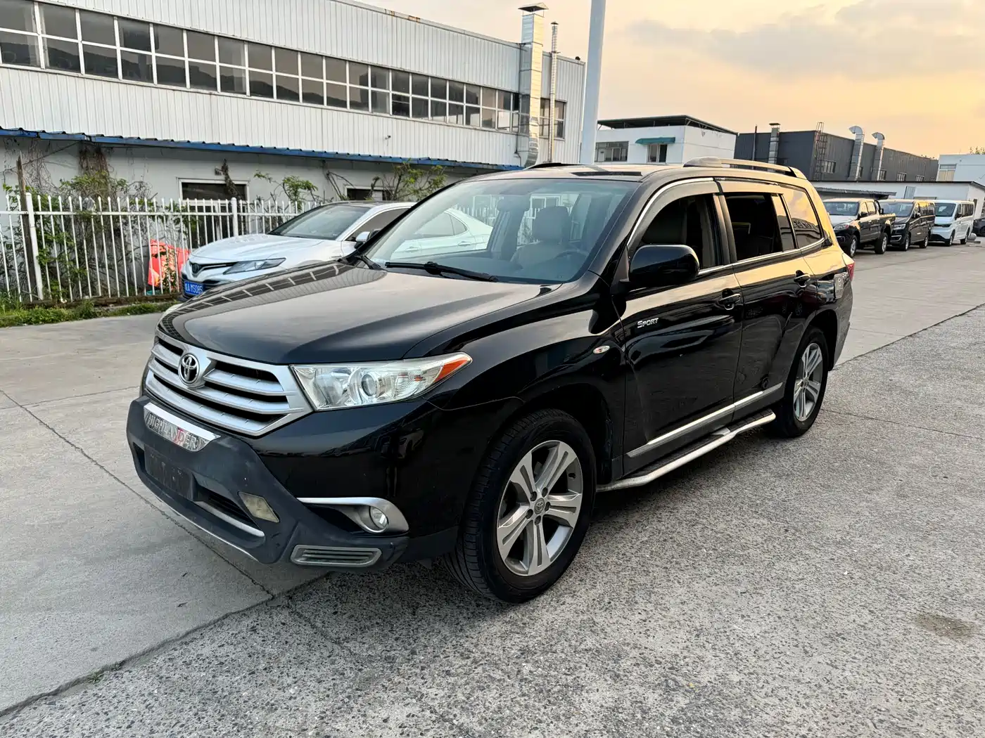 Toyota Highlander 2013 2.7L 2WD 7-seater Purple Gold Edition