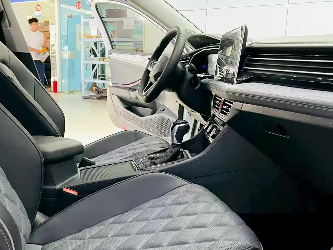 Volkswagen Sagitar 2024 300TSI DSG Surpass Edition фото 6