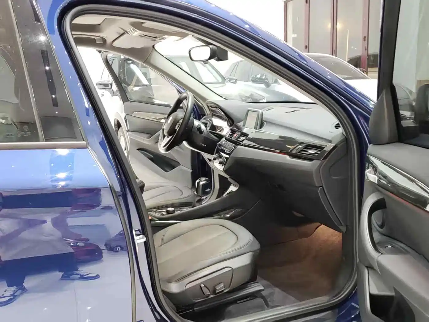 BMW X1 2016 sDrive18Li Premium Model фото 7