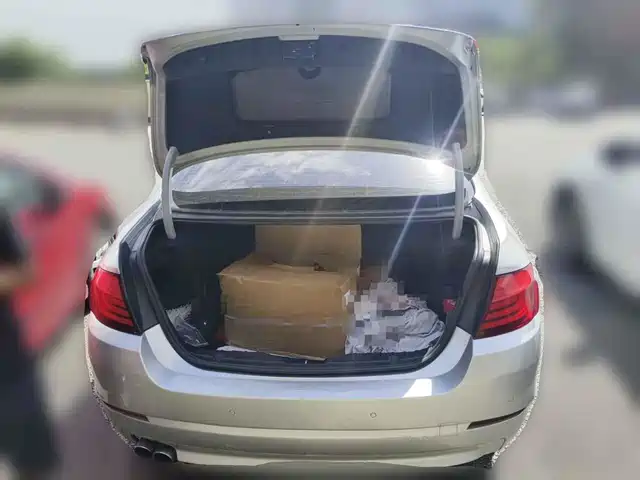 BMW 5 Series 2011 520Li Elegance — фото 5