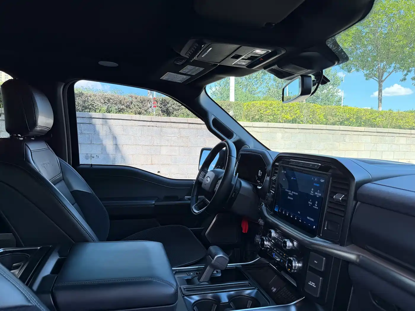 Photo 9 - Ford F-150 Raptor