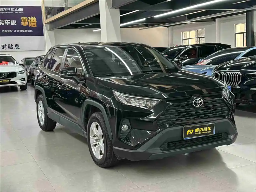 Toyota RAV4 Rongfang 2022 2.0L CVT 2WD Urban Edition фото 3