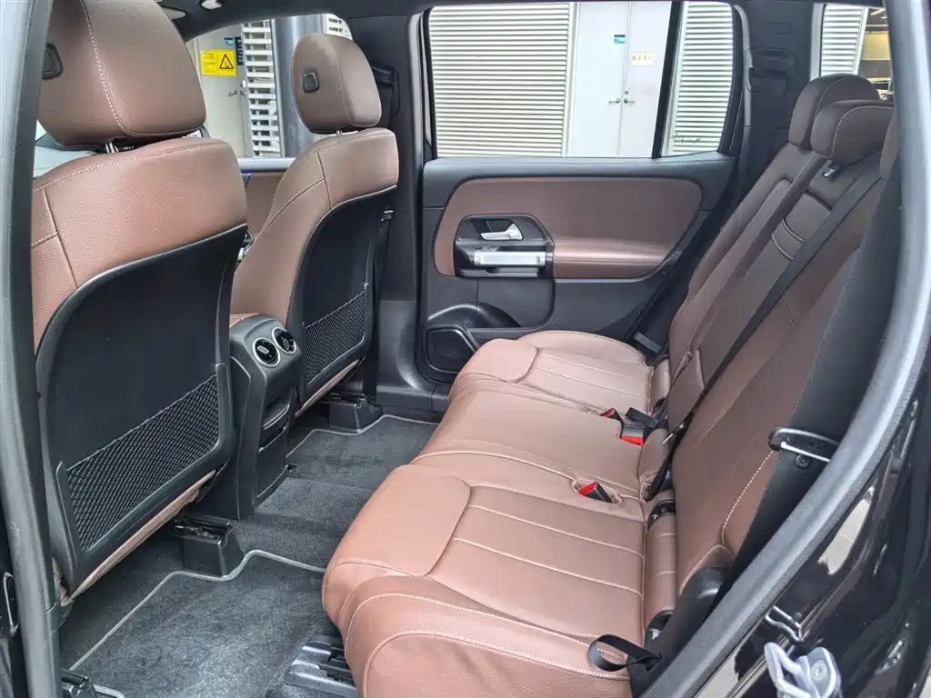 MERCEDES-BENZ GLB