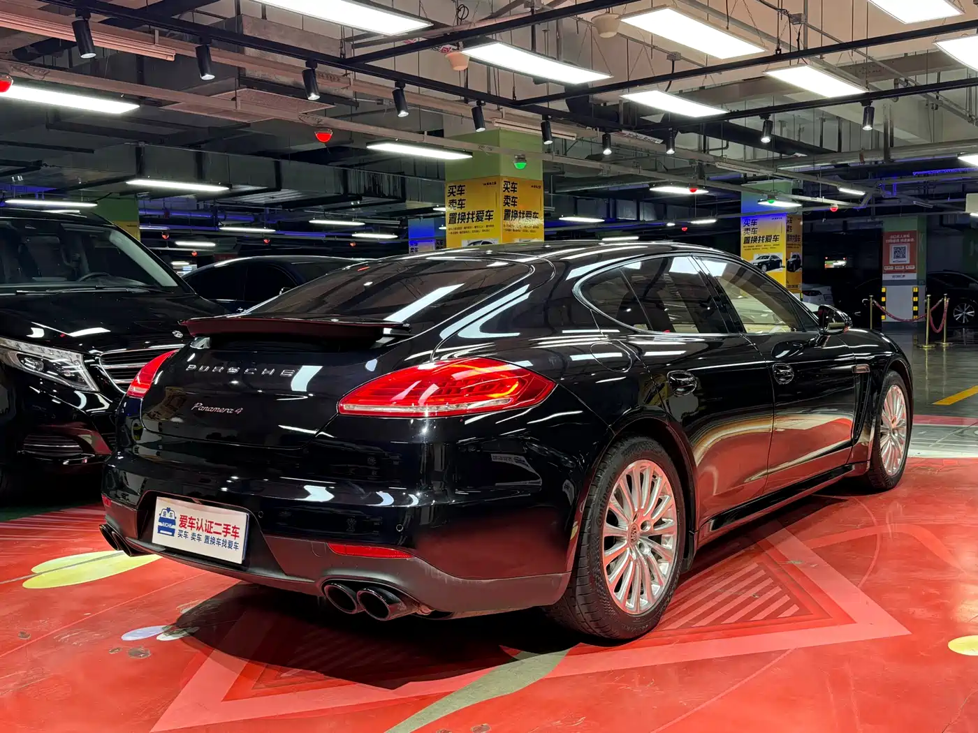 Porsche Panamera 2014 Panamera 4 3.0T фото 5