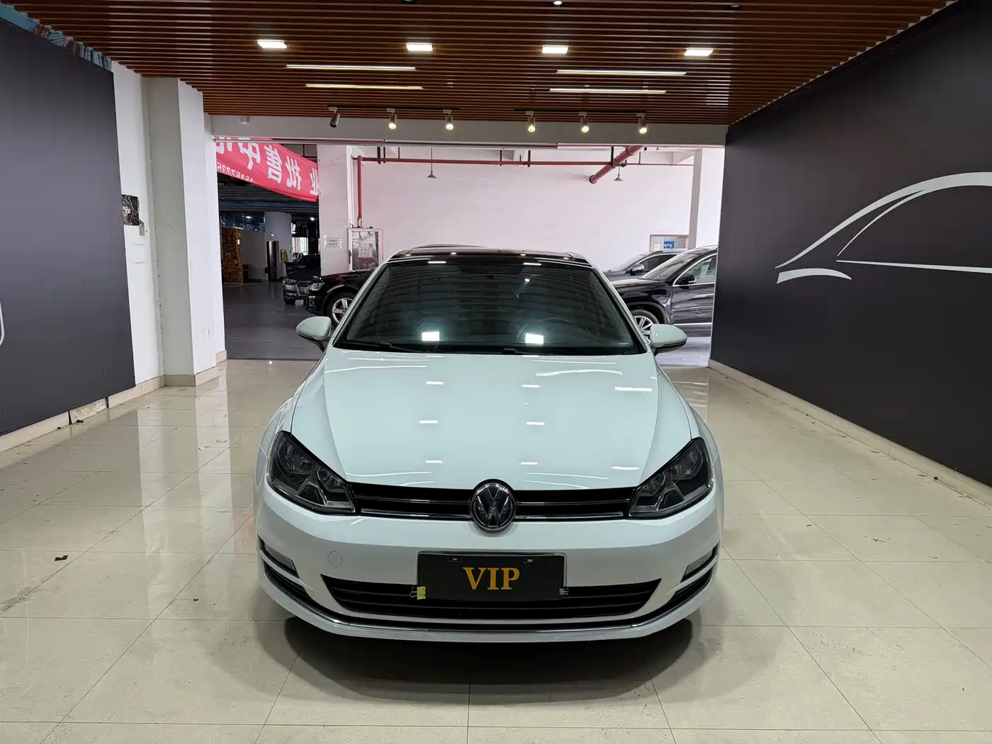 Фото 2 - Volkswagen Golf