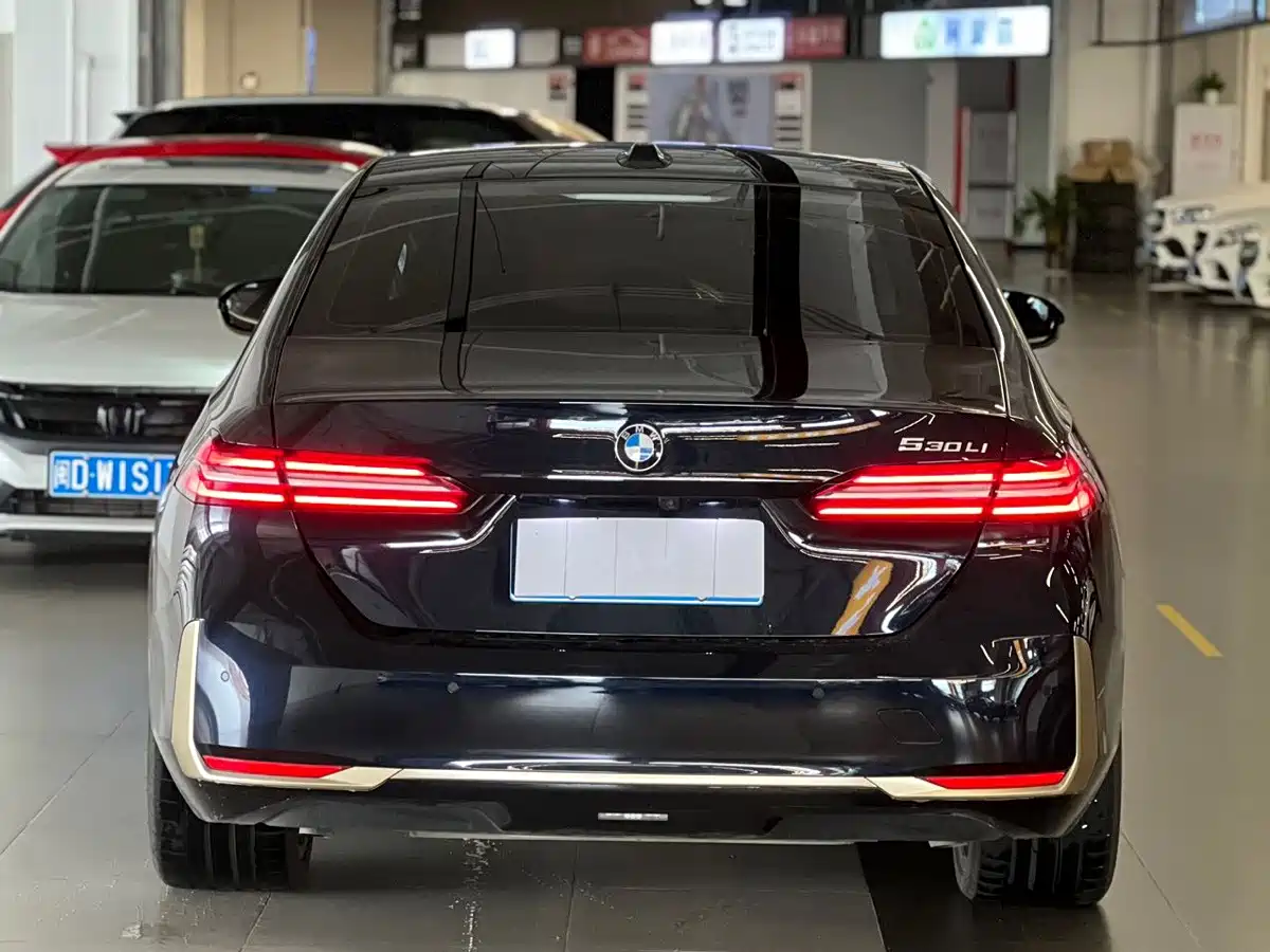 Фото 8 - BMW 5 Series