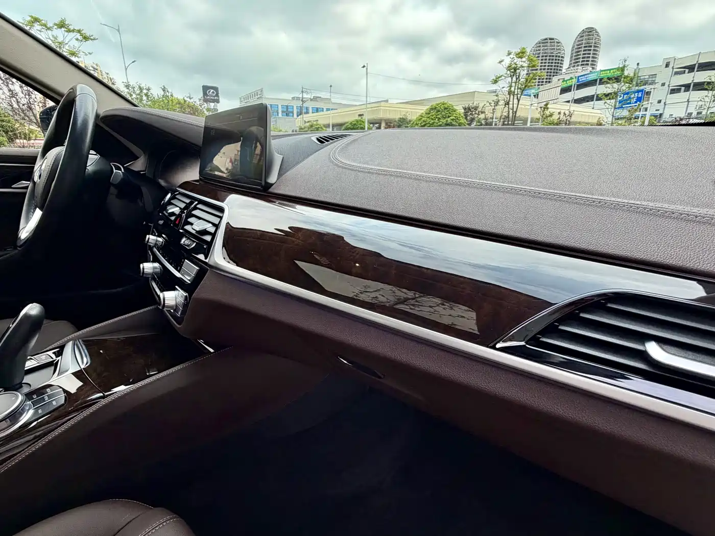 BMW 5 Series 2020 525Li Luxury Package фото 11