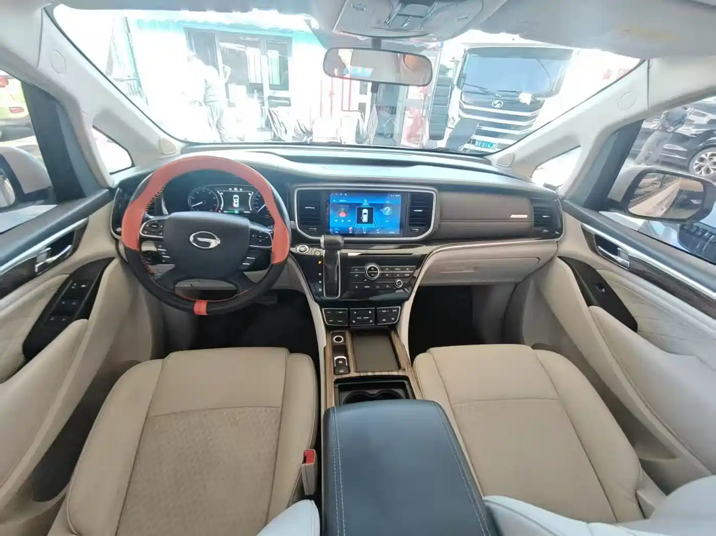 GAC Trumpchi Trumpchi M8 2018 320T Luxury Edition фото 6
