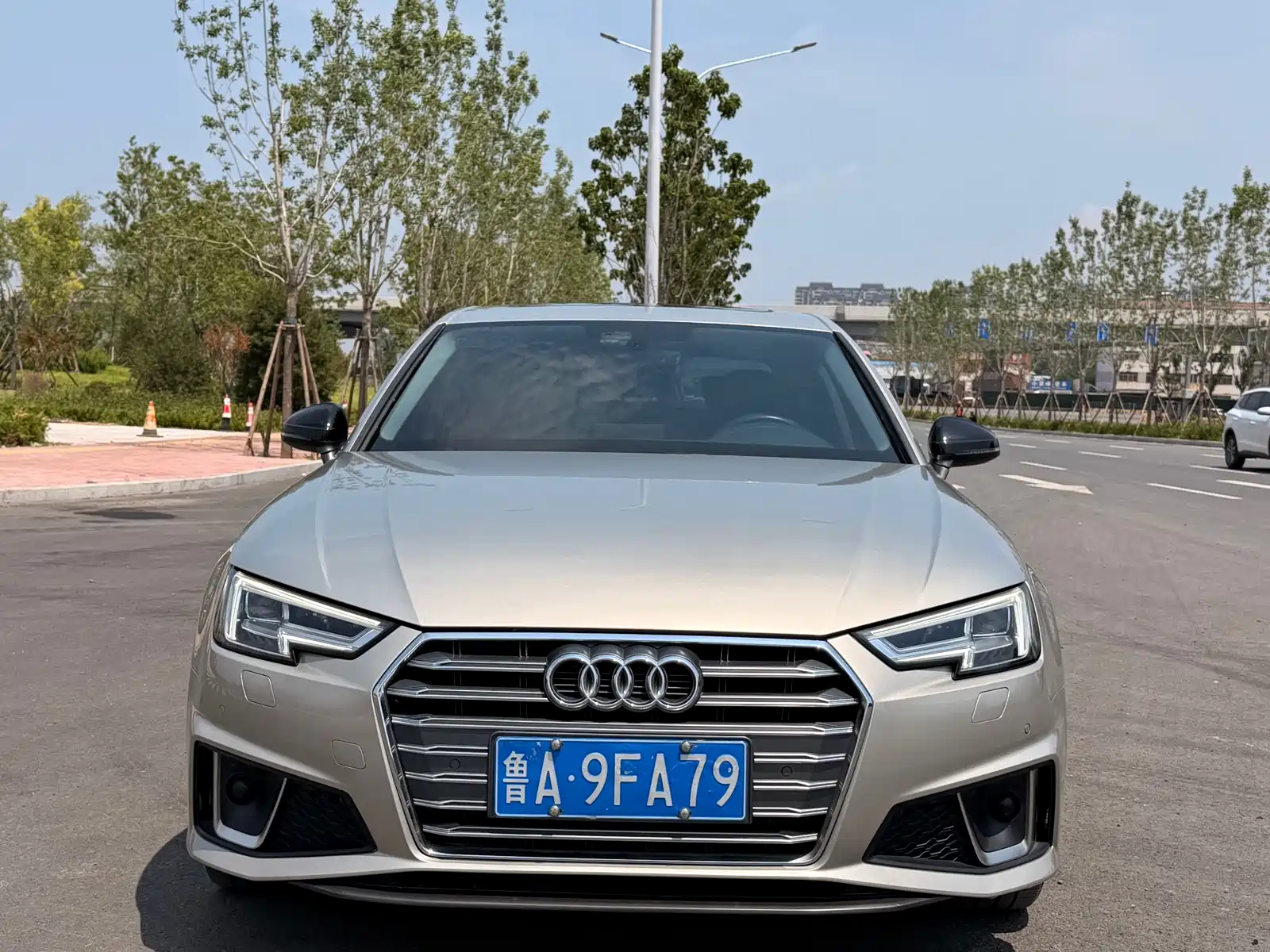 Фото 2 - Audi A4L