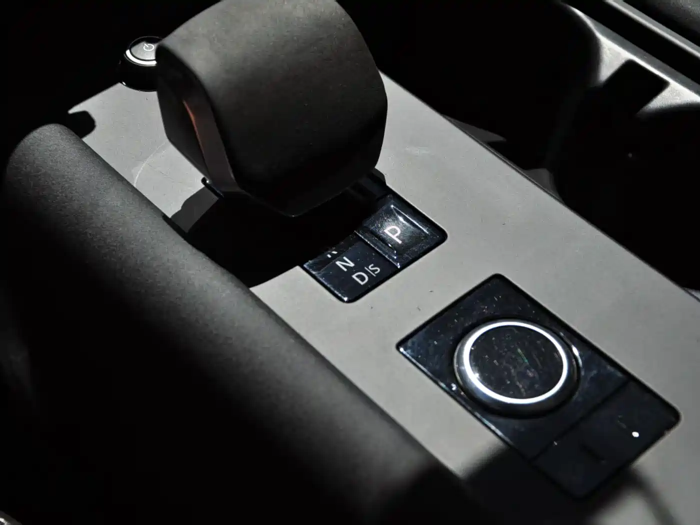 Land Rover Discovery 2024 2024 360PS Dynamic SE