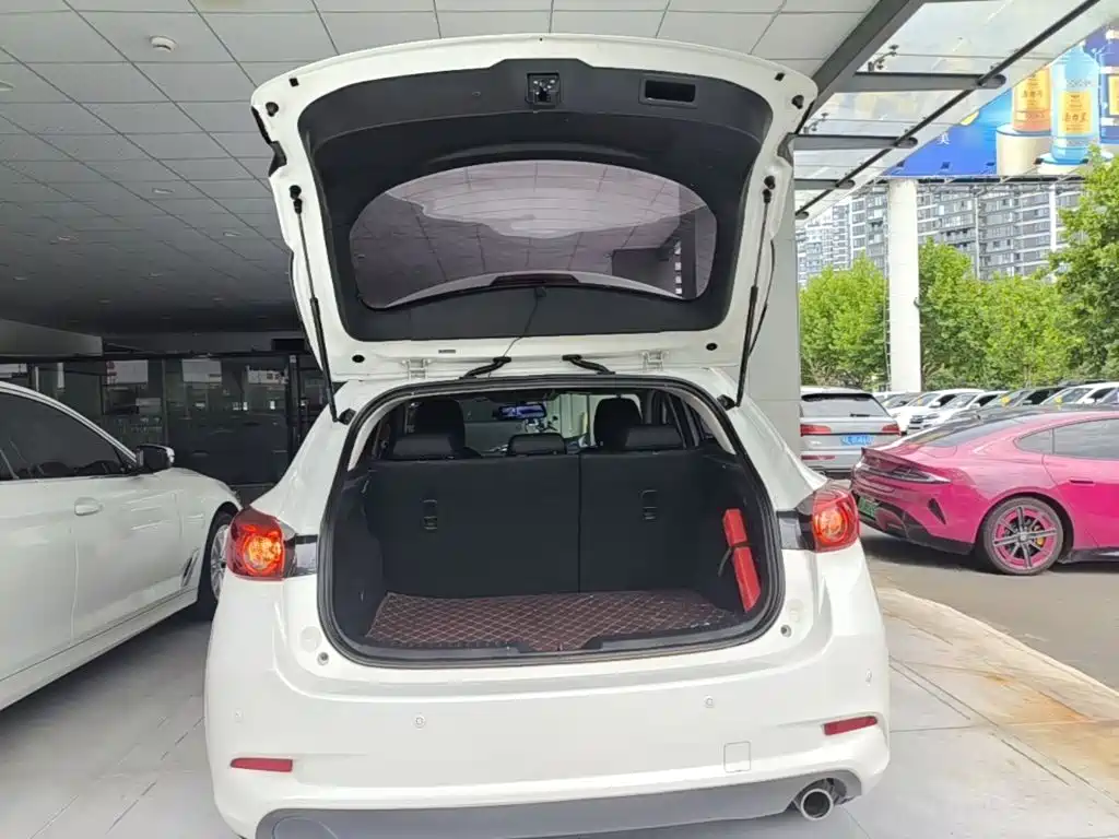 Photo 19 - Mazda Mazda 3