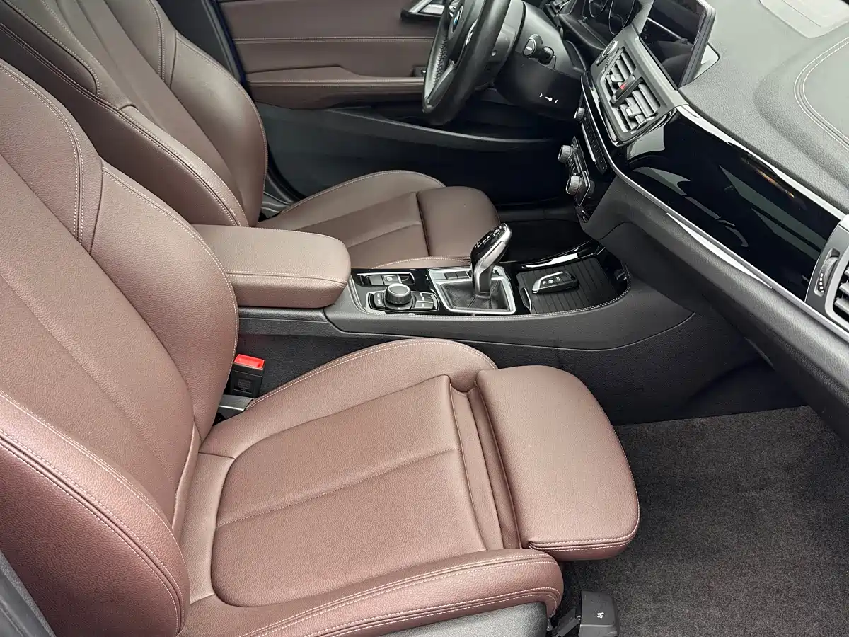 BMW 1 Series 2020 Model 120i M Sport Package фото 9