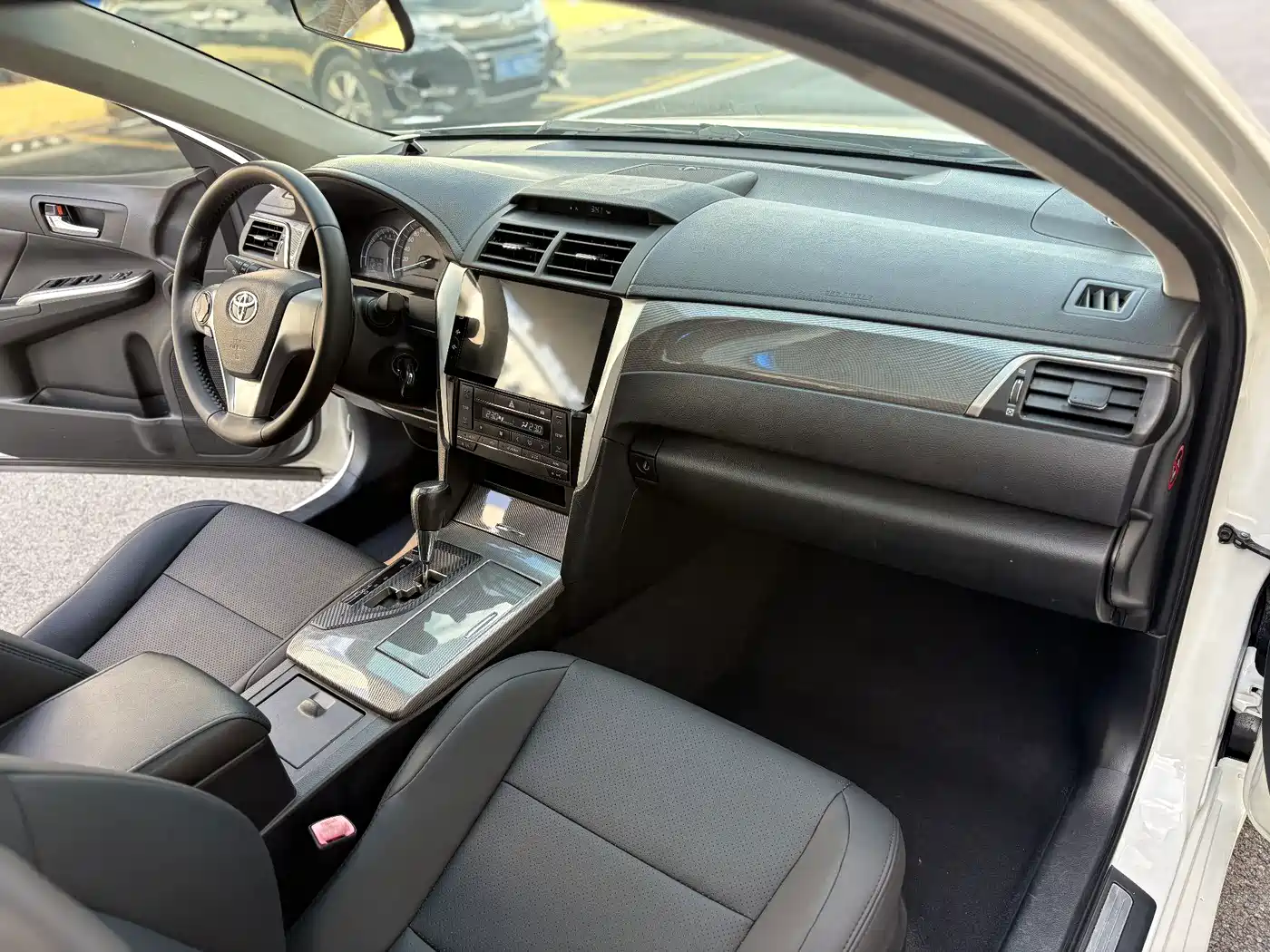Photo 12 - Toyota Camry