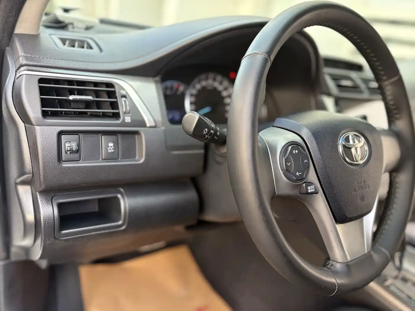 Photo 11 - Toyota Camry