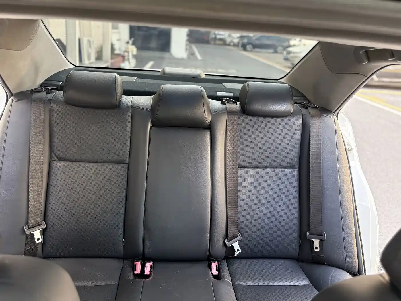 Photo 16 - Toyota Camry