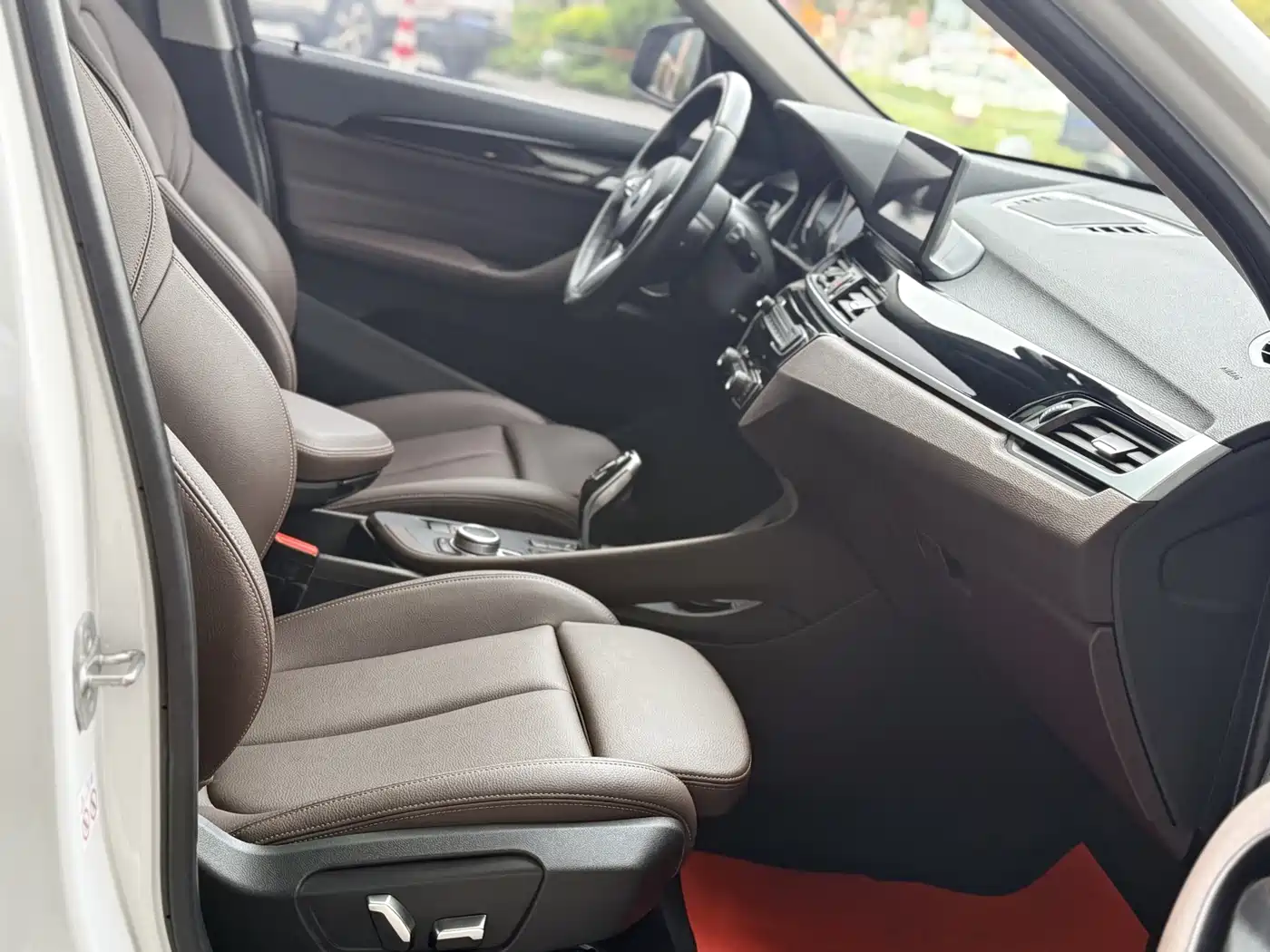 BMW X1 2022 sDrive25Li Leading фото 18