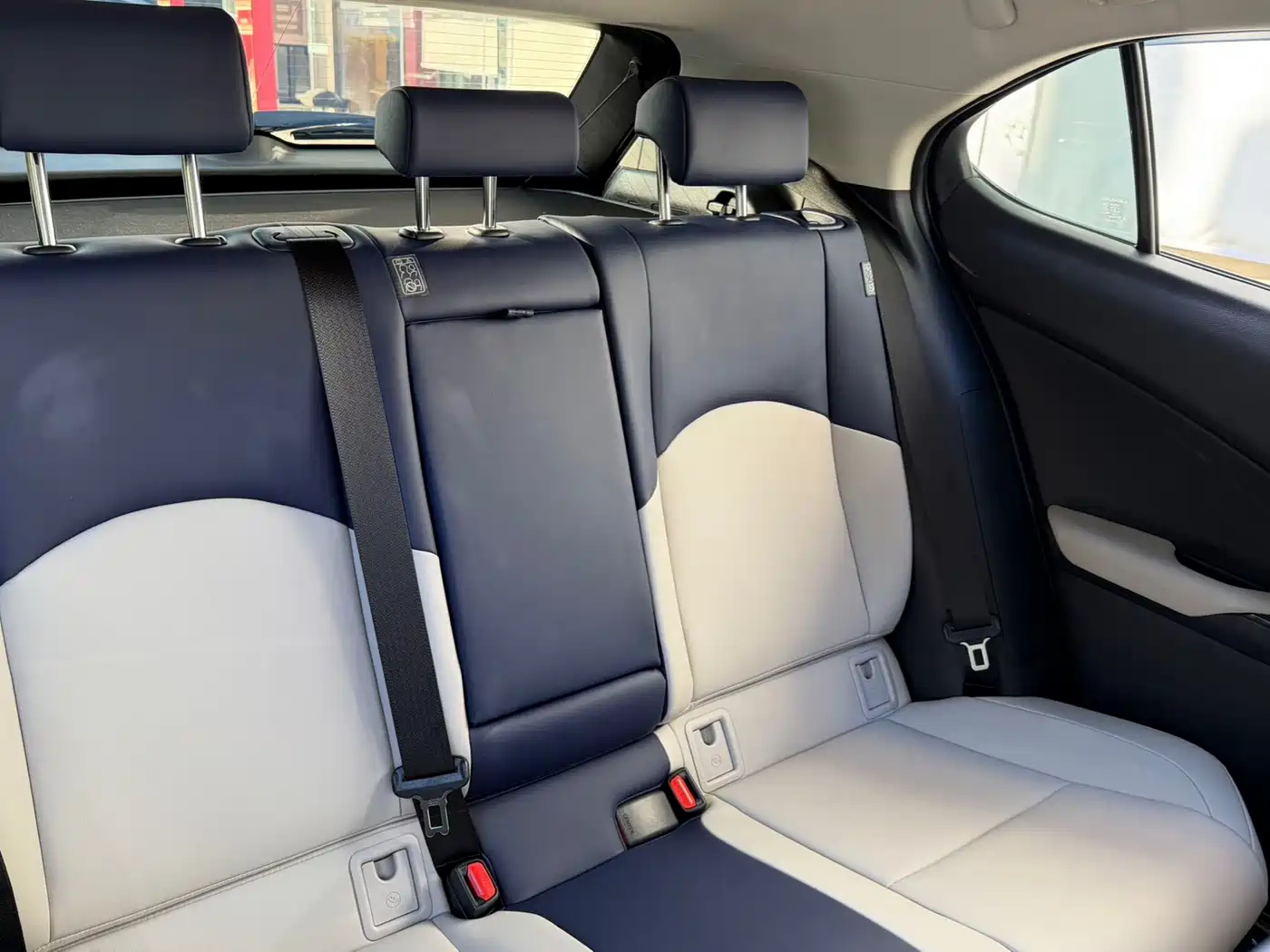 Lexus UX 2021 2020 260h Explore Fun Edition