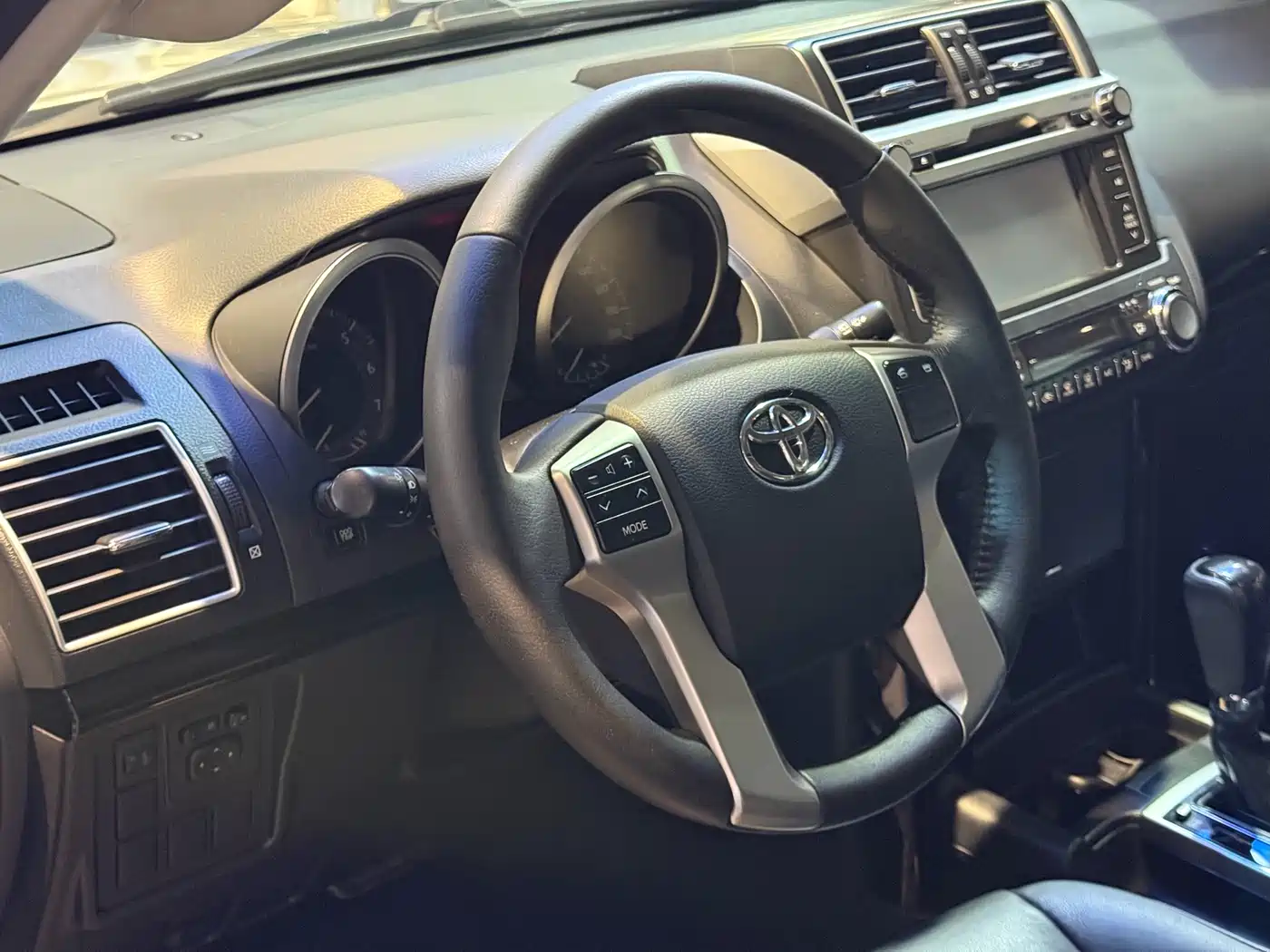 Toyota Prado 2016 2.7L Auto Standard Edition фото 10