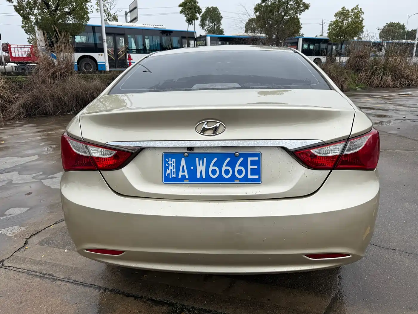 Hyundai Sonata 2011 2.0L Auto Leading Edition фото 5