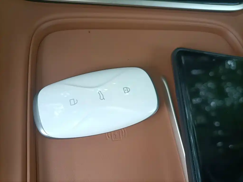 Dongfeng Aeolus L8 2025 2025 Plug-in Hybrid