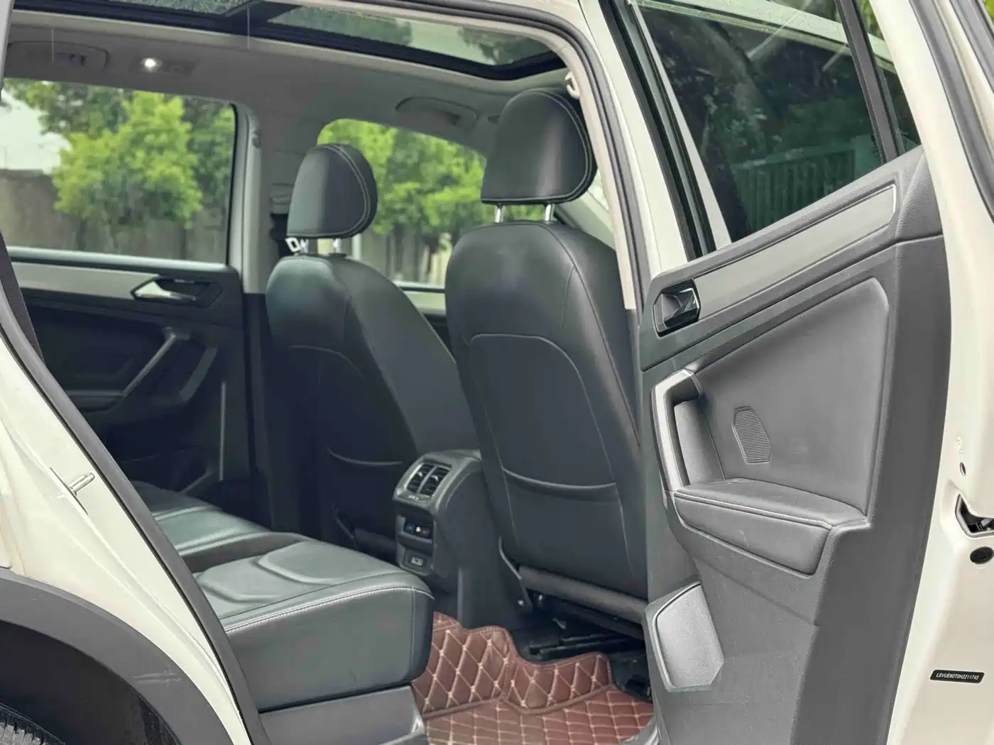 Volkswagen Tiguan L 2017 380TSI Automatic 4WD Luxury Edition фото 14