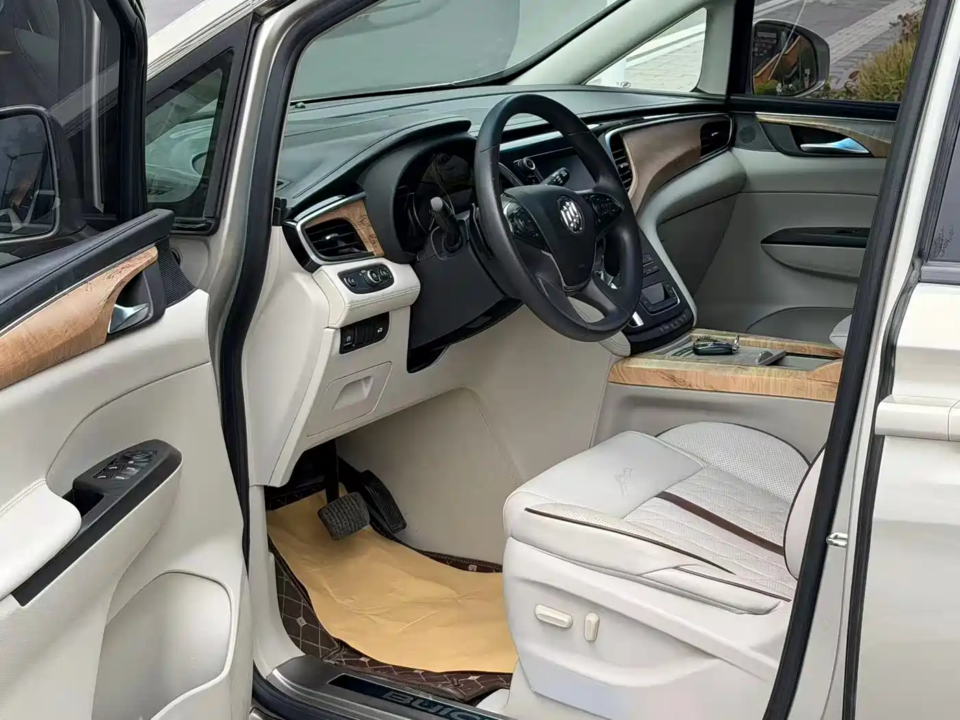 Buick GL8 2018 ES 28T Luxury Type China VI фото 4