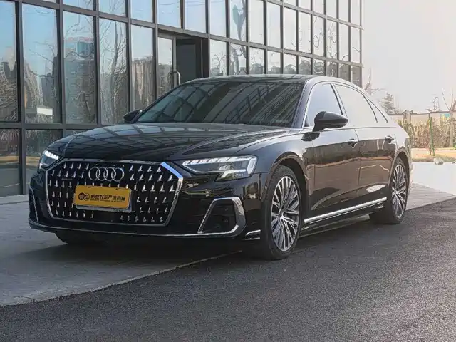 AUDI A8