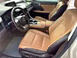 Фото 12 - Lexus RX