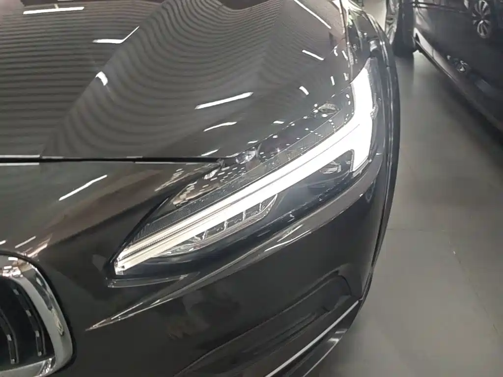 Volvo V90 2022 2022 Cross Country B5 AWD Momentum