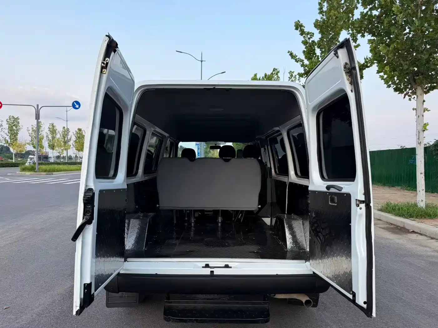 Ford Classic Transit 2016 2016 Model 2.8T Diesel Short Wheelbase 6-Seat Medium Roof Multi-Purpose Vehicle JX493ZLQ4
