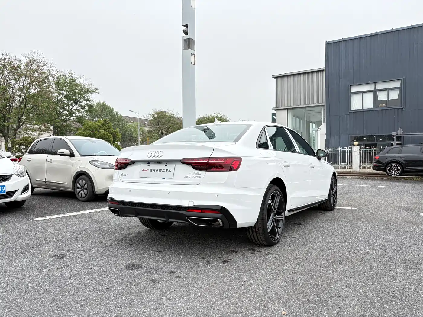 Audi A4L 2025 2 Million Celebration Edition 40 TFSI Luxury Dynamic фото 5
