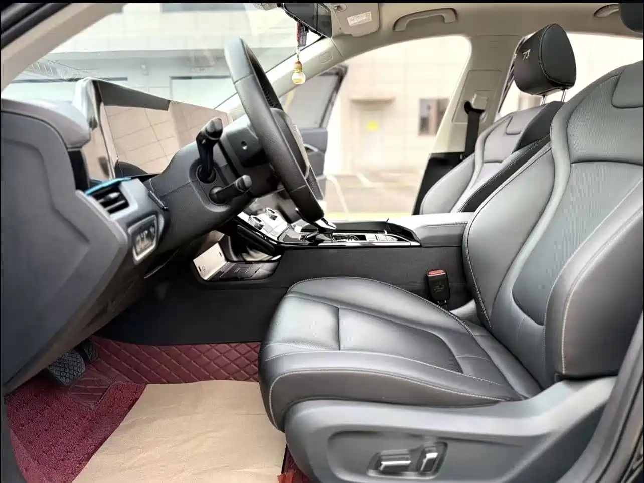 Photo 4 - Besturn B70