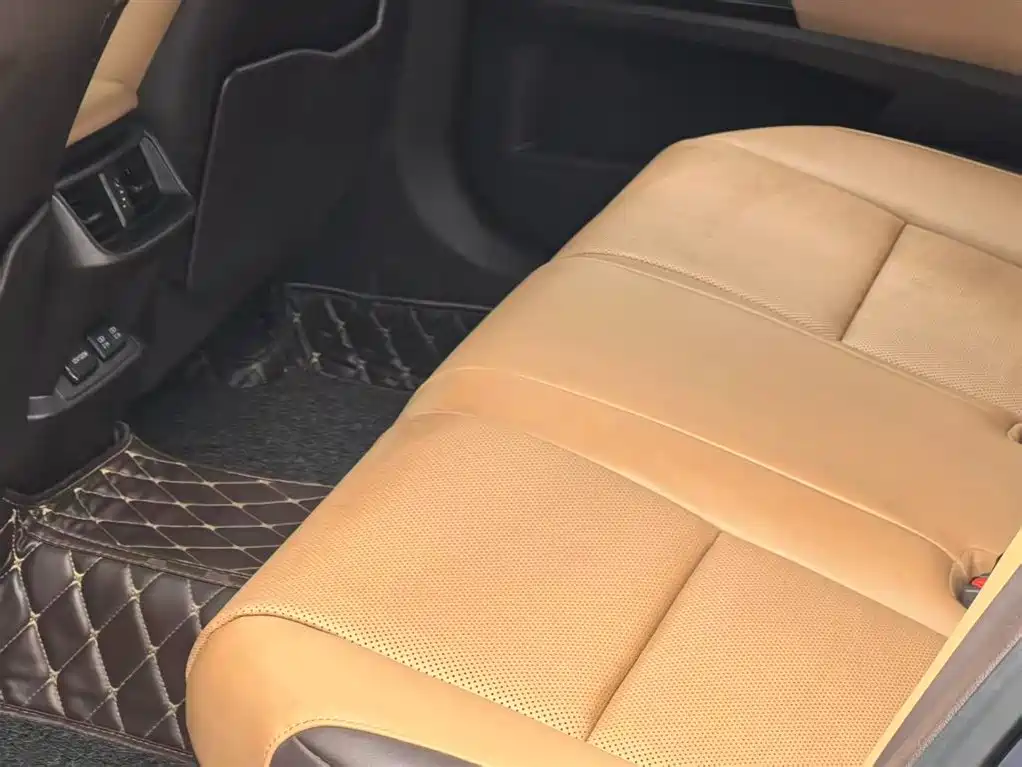 Lexus ES 2018 300h Excellence Edition China V фото 10