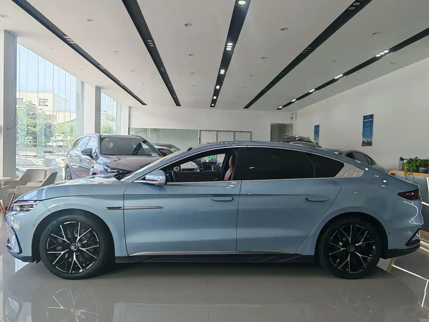 Фото 3 - BYD Han